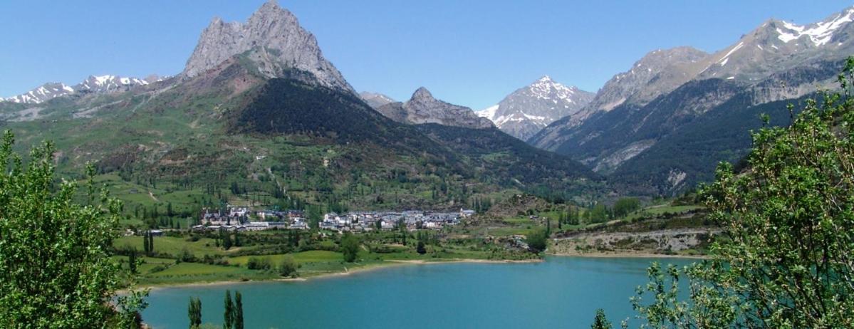 Bajo Con Terraza Y Vistas A Las Montana En Formigal Bagian luar foto
